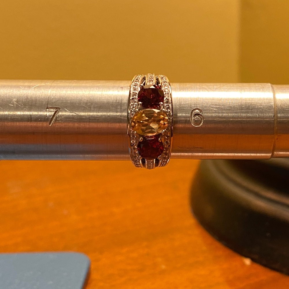 NWOT GARNET AND TOPAZ STERLING RING - Picture 4 of 10